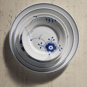 NWT Royal Copenhagen Blue Fluted Mega 17cm plate